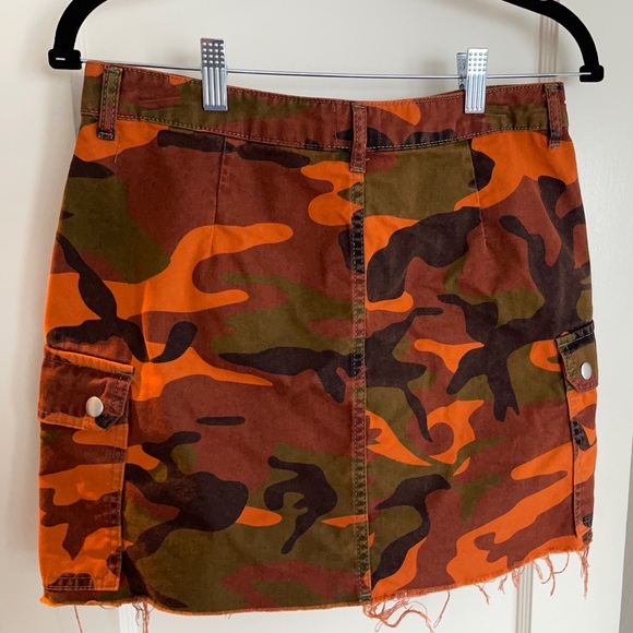 BDG Urban Outfitters Orange Camo Raw Hem Cargo Mini Skirt - Picture 3 of 9